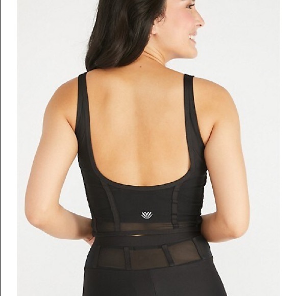 FOREVER 21 // Mesh Cut-Out Active Sports Bra - Picture 4 of 6